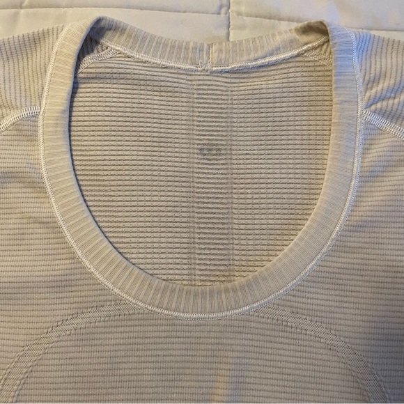 Lululemon Swift Tech Tee - Picture 3 of 8
